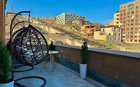 Touch The Sky Apartment