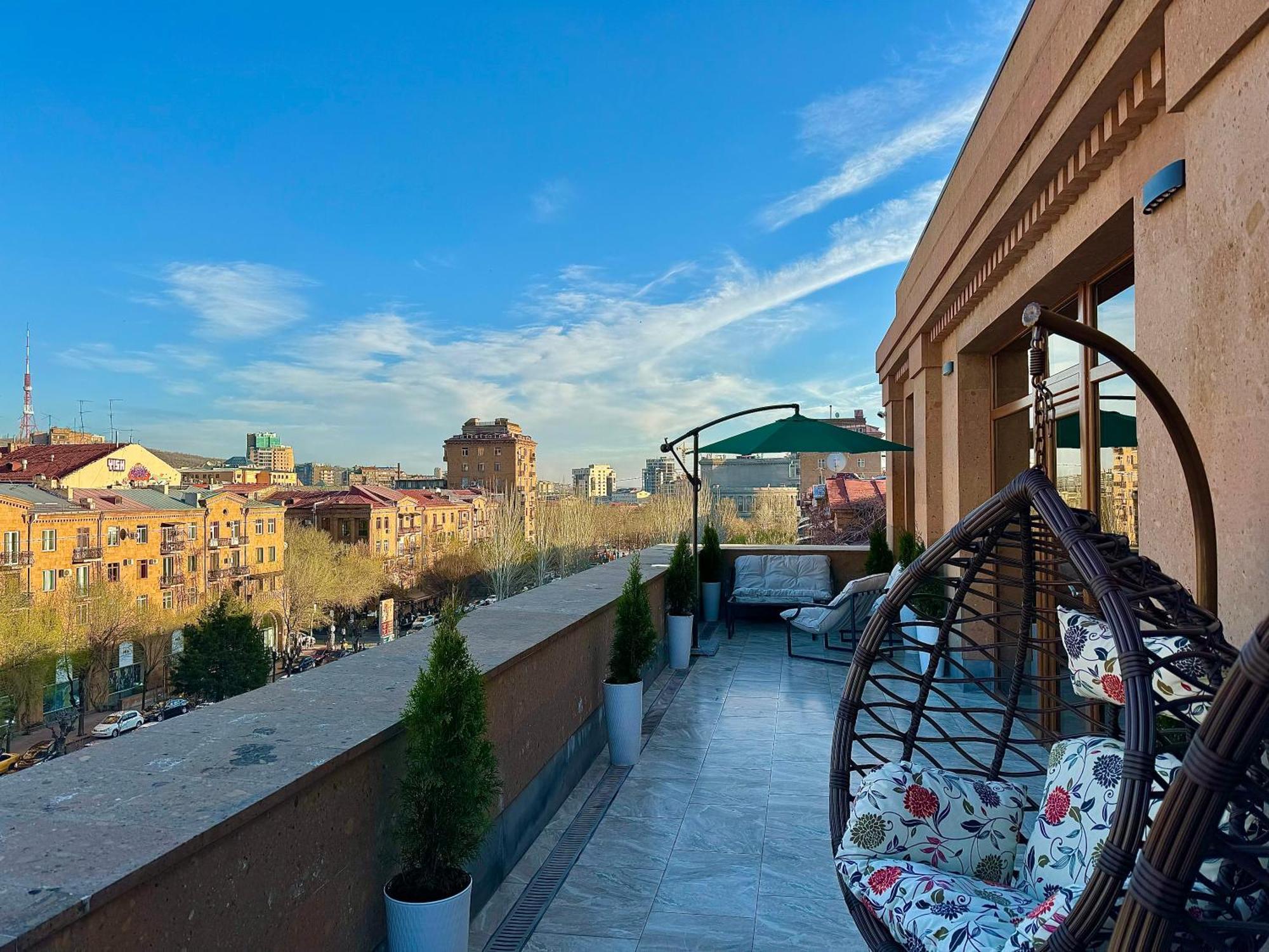 Touch The Sky Apartment Ереван Экстерьер фото
