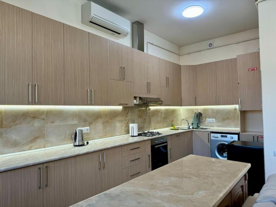 Touch The Sky Apartment Ереван Экстерьер фото