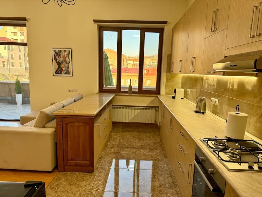Touch The Sky Apartment Ереван Экстерьер фото
