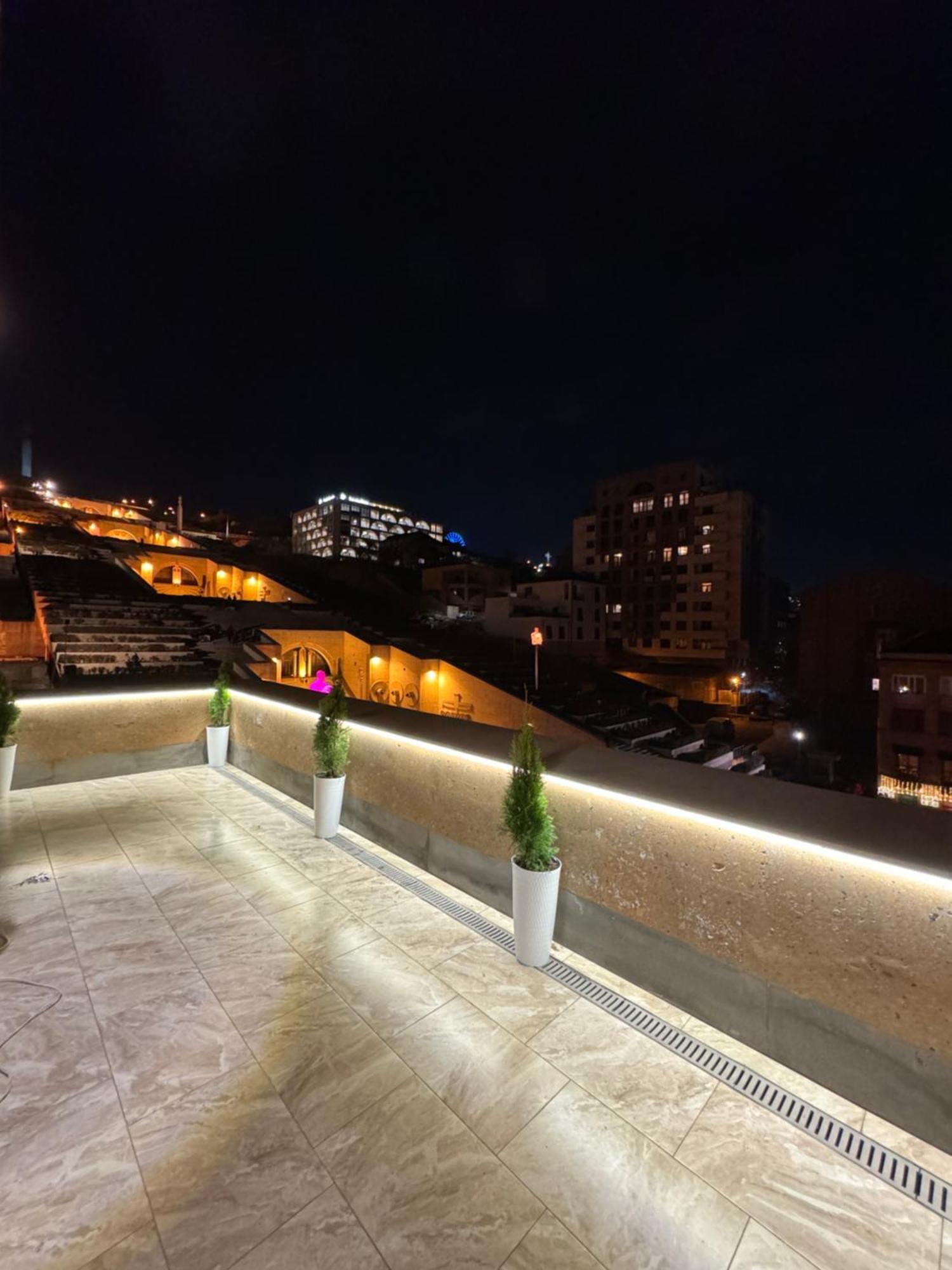 Touch The Sky Apartment Ереван Экстерьер фото